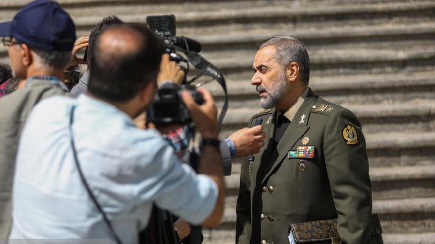 El ministro iraní de Defensa, el general de brigada Mohamad Reza Qarai Ashtiani, habla con los periodistas, Teherán, 24 de mayo de 2023. (Foto: ISNA)