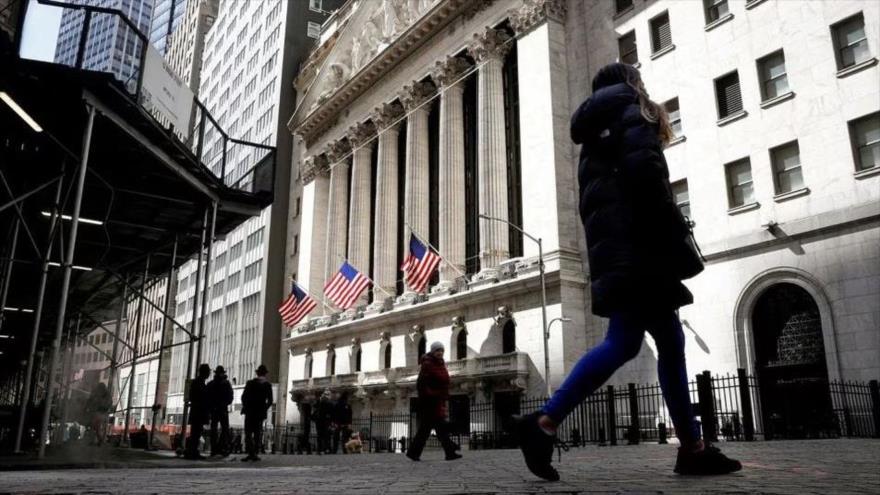 La gente se ve en Wall Street en Nueva York, EE.UU. (Foto: Reuters)