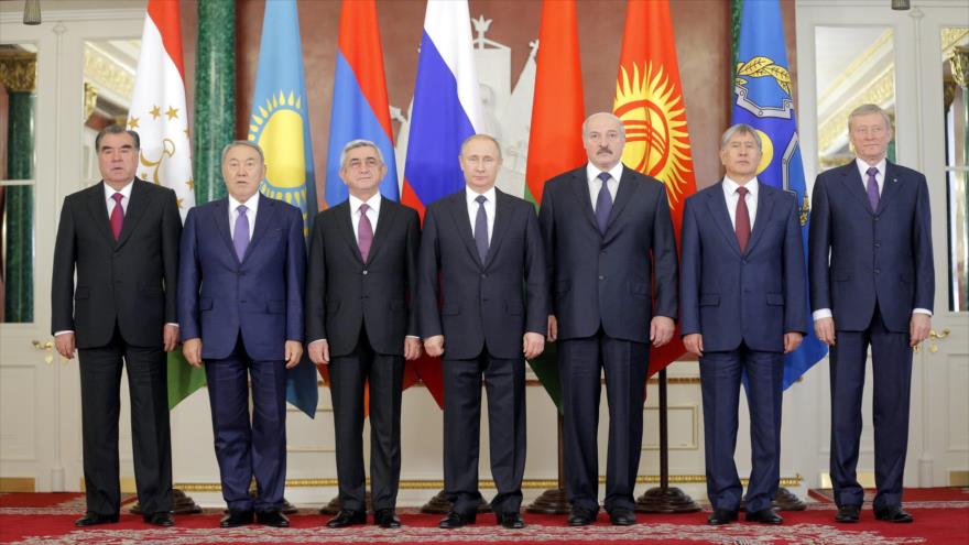 Presidente de Rusia, Vladímir Putin, junto a otros mandatarios que asistieron a la Cumbre de la Unión Económica Euroasiática. Moscú, 25 de mayo de 2023. 