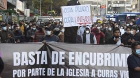 Bolivianos exigen justicia por víctimas de abusos de Iglesia católica