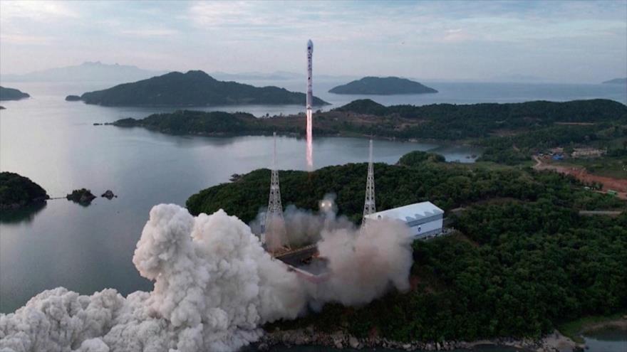 El momento del disparo del cohete de lanzamiento del satélite “Chollima-1” por Corea del Norte, 31 de mayo de 2023. (Foto: KCNA)