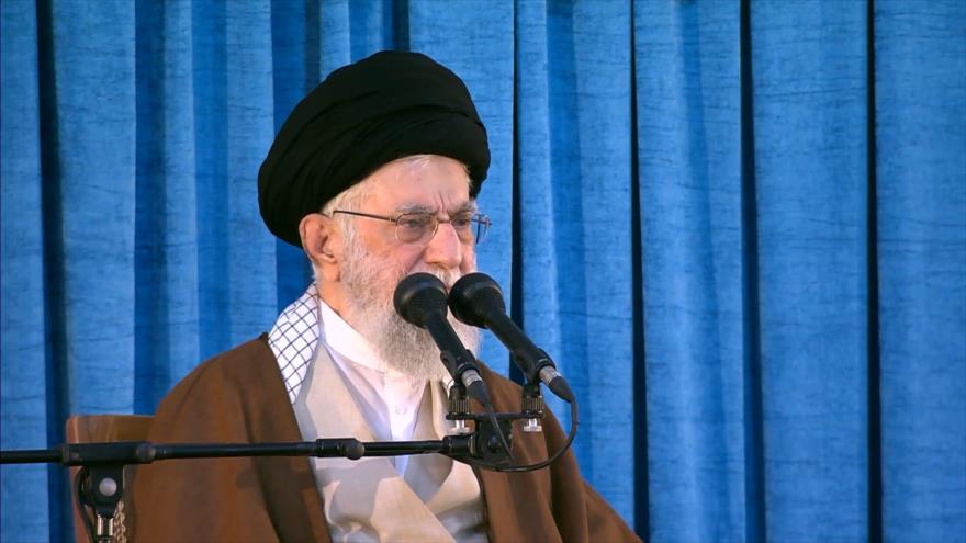 Líder de Irán hace hincapié en resistir frente a presiones de arrogancia | HISPANTV