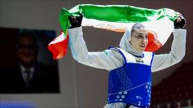 Una atleta iraní hace historia al ganar oro mundial de taekwondo