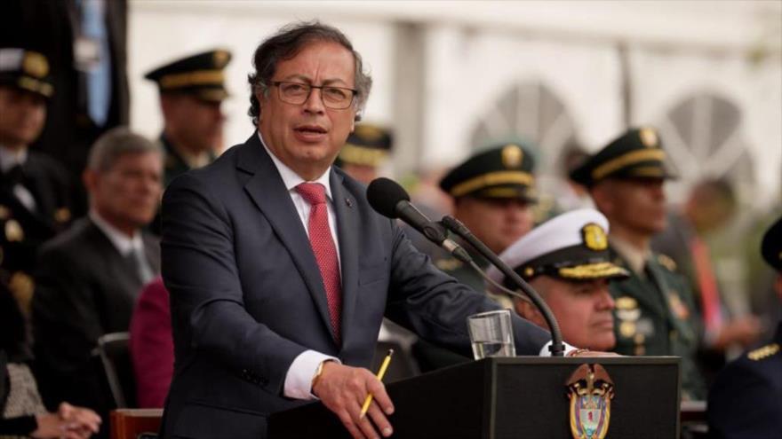 Presidente de Colombia, Gustavo Petro, durante una actividad con la cúpula militar en Bogotá, 10 de mayo de 2023.