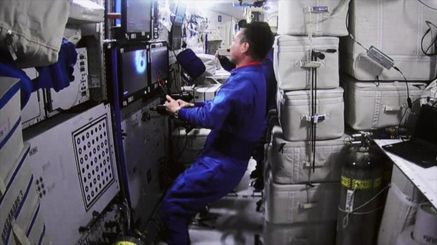 Esta imagen de pantalla capturada en el Centro de Control Aeroespacial de Pekín muestra la vista interior del módulo central Tianhe, el 11 de mayo de 2023. (Foto: Xinhua)