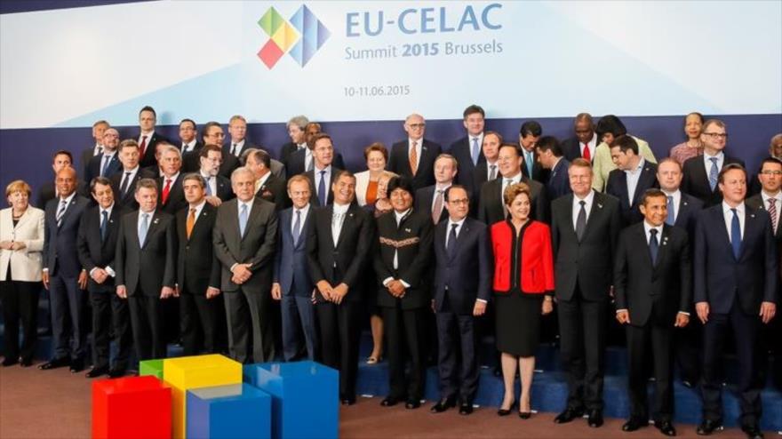 Líderes participantes en la 2.ª Cumbre de la Comunidad de Estados Latinoamericanos y Caribeños y la Unión Europea en Bruselas, 11 de junio de 2015.