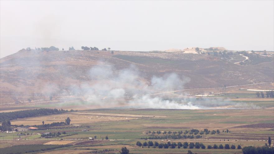 El humo se eleva visto desde Marjayoun, cerca de la frontera con los territorios ocupados por Israel, El Líbano, 4 de agosto de 2021. (Foto: Reuters)