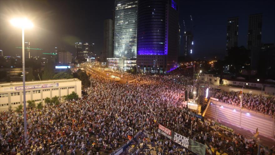 Decenas de miles de israelíes protestan contra la reforma judicial impulsada por el gabinete de Benjamín Netanyahu, Tel Aviv, 10 de junio de 2023.