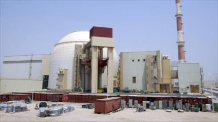 Rosatom: Central nuclear iraní de Bushehr opera a full pese a agresión
