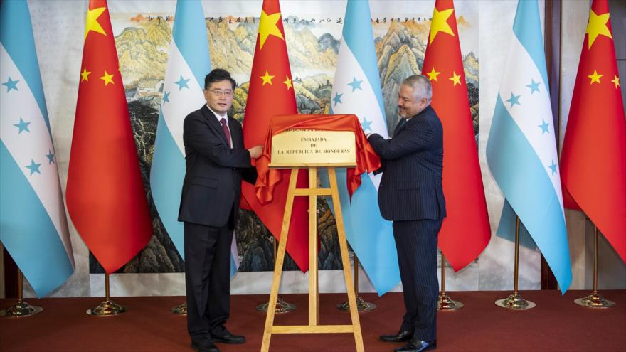 Honduras ingresa a una fuente de recursos al abrir embajada en China