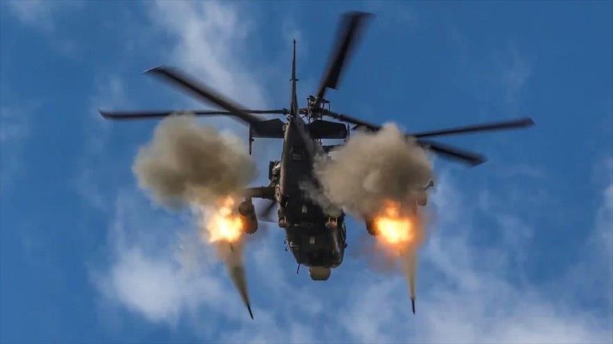 Vídeo: Helicóptero ruso aniquila 2 tanques ucranianos en un solo ataque | HISPANTV