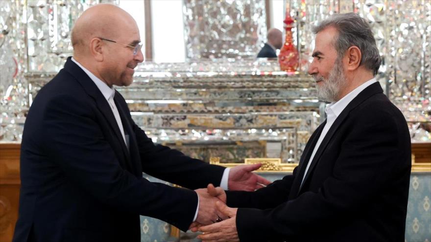 El presidente de la Asamblea Consultiva Islámica de Irán (Mayles), Mohamad Baqer Qalibaf en encuentro con el secretario general de la Yihad Islámica de Palestina, Ziad al-Najala, 17 de junio de 2023.