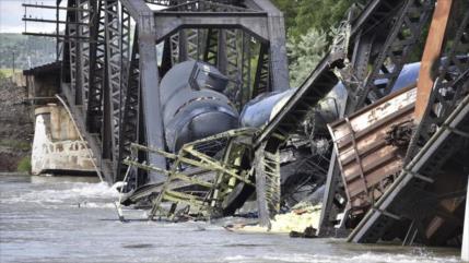 Un tren con sustancia peligrosa cae al río Yellowstone en EEUU