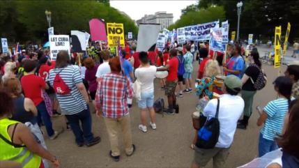 Cientos protestan en solidaridad con Cuba ante la Casa Blanca, EEUU