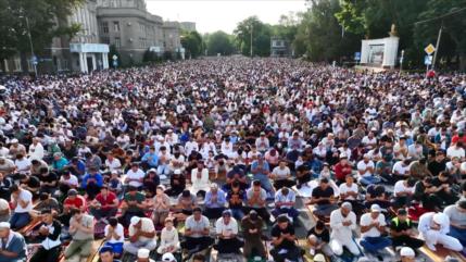 Millones de musulmanes en el mundo celebran Eid al-Adha