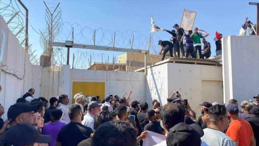 Ira por quema del Corán en Suecia: asaltan embajada sueca en Bagdad | HISPANTV