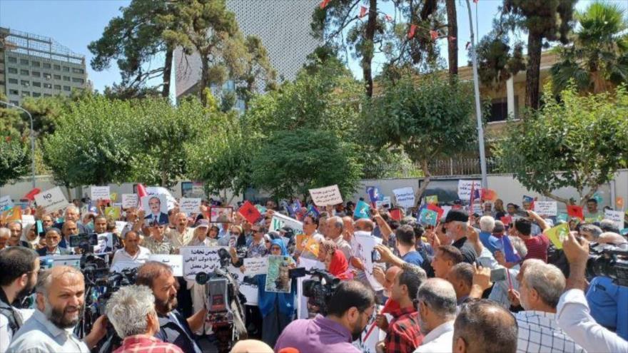 Se reúnen familias de los miembros de MKO en Teherán