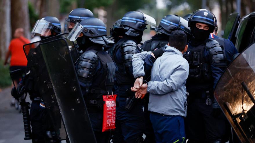 Centenares de detenidos en Francia en la quinta noche de protestas | HISPANTV