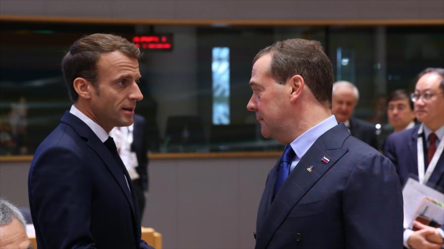 Medvédev sugiere a Macron pensar en su pueblo y dejar a Ucrania | HISPANTV