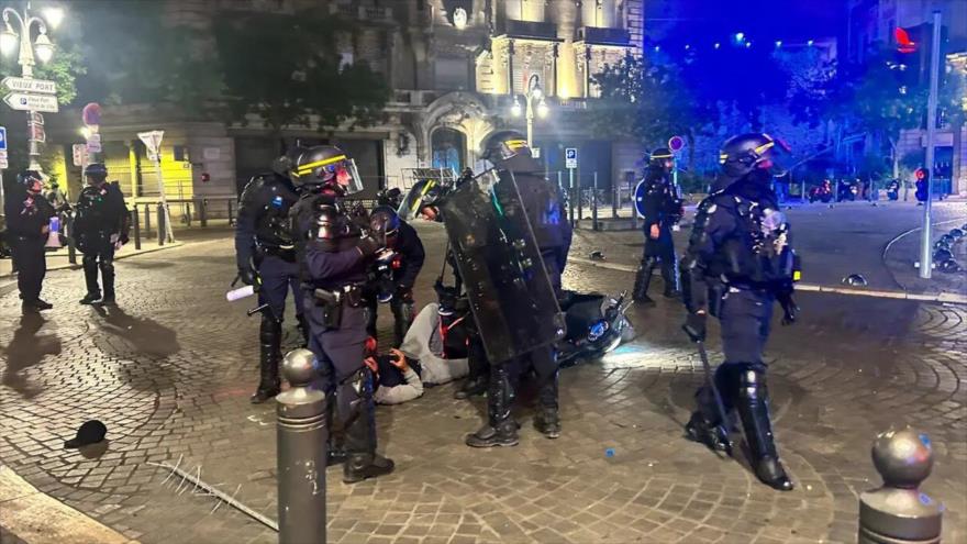 Francia, cada vez más lejos de la paz en la 6.ª noche de protestas