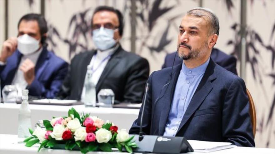 El canciller de Irán, Hosein Amir Abdolahian, durante una reunión internacional.