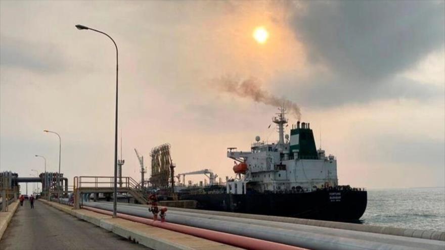 El buque petrolero iraní Fortune anclado en el Puerto Cabello, estado de Carabobo (Venezuela), 25 de mayo de 2020. (Foto: EFE)