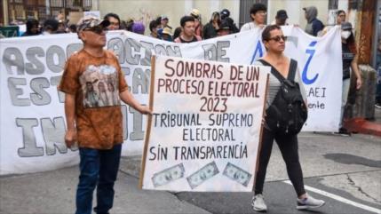 “Guatemala tiene una democracia controlada y una economía cerrada”