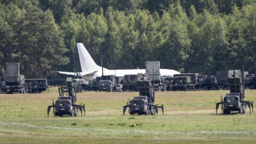 El sistema Patriot desplegado por Alemania en el aeropuerto de Vilnius por seguridad durante la cumbre de la OTAN en Vilnius, Lituania, 8 de julio de 2023. (Foto: AP)