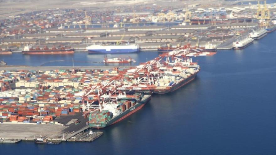 Vista de la terminal portuaria de Shahid Rayai, el más importante y estratégico de Irán, en la provincia meridional de Hormozgan. 