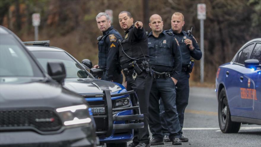 Agentes de policía resguardan la zona, donde se produjo un tiroteo Hampton, Georgia, 15 de julio de 2023.