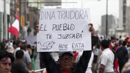 ¿Cómo se puede zanjar la crisis y llenar el vacío de poder en Perú?