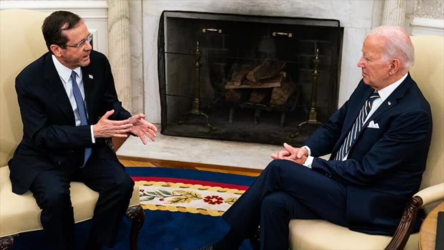 Vídeo: Biden balbucea y se duerme en diálogo con presidente israelí | HISPANTV