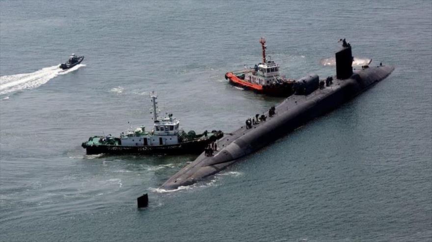 El submarino de propulsión nuclear estadounidense de clase Ohio USS Michigan (SSGN 727) llega a un puerto en Busan, Corea del Sur, 16 de junio de 2023.