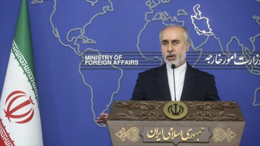 El portavoz de la Cancillería de Irán, Naser Kanani, durante una rueda de prensa.