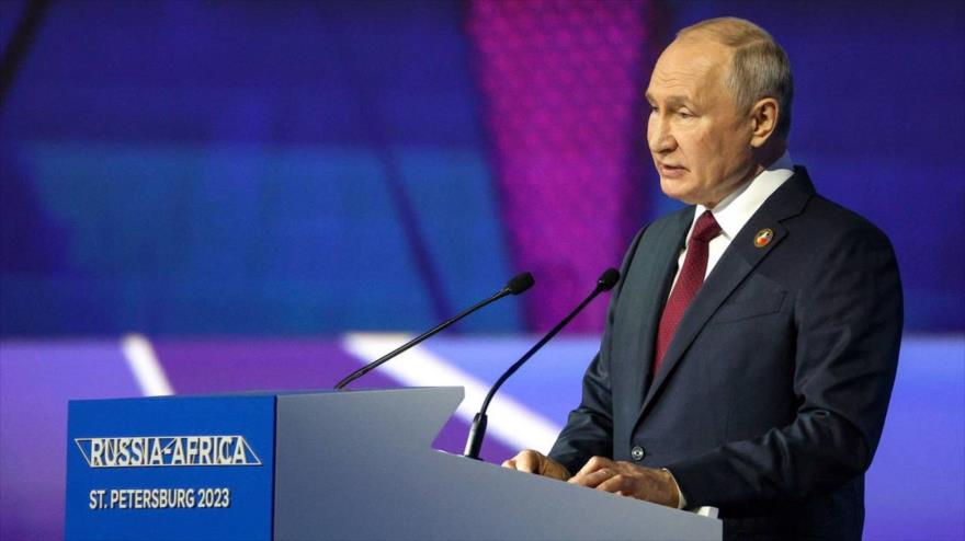 Putin llama a África a usar monedas nacionales en lugar del dólar | HISPANTV