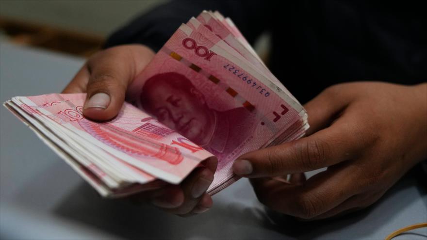 Bolivia comienza sustitución del dólar por transacción en yuan de China