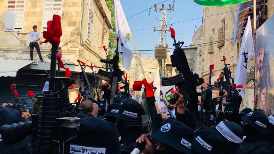 Combatientes del grupo palestino ‘Guarida de los Leones’ durante un mitin en Cisjordania ocupada. 