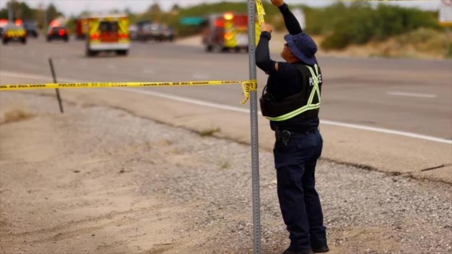 Policía estadounidense precinta la zona de un tiroteo.