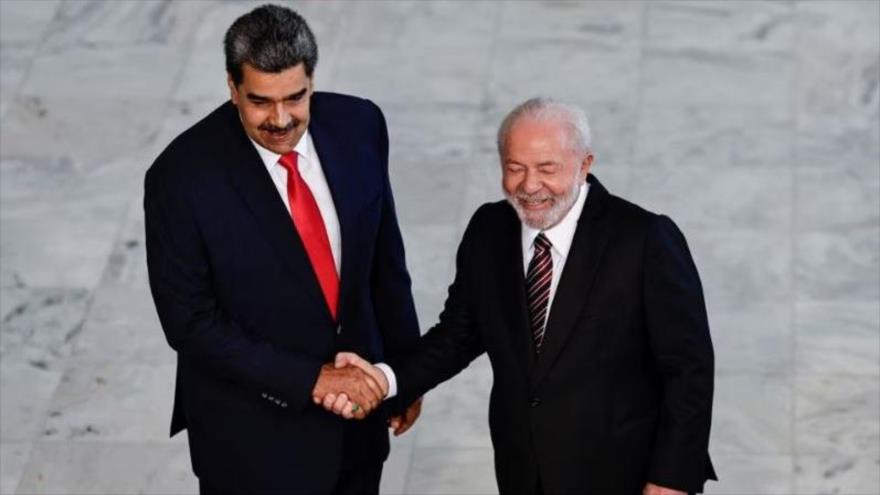 Presidentes de Venezuela y Brasil, Nicolás Maduro (izq.) y Luiz Inácio Lula da Silva, respectivamente, durante una cumbre, Brasilia, 29 de mayo de 2023.