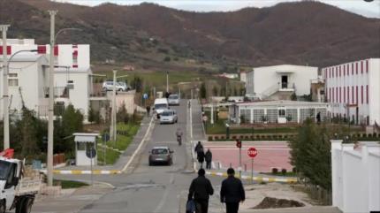 Policía albanesa toma control del campo Ashraf 3, que aloja al MKO
