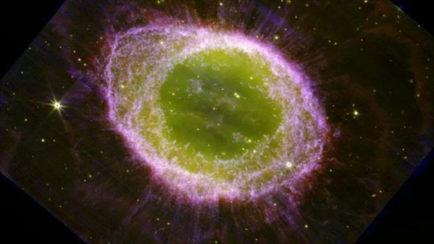 La imagen de esta región (vista de cabeza), conocida como Nebulosa del Anillo, muestra las etapas finales de una estrella como el Sol. (Foto: NASA)