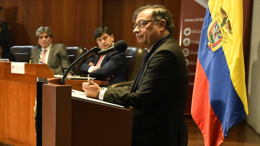 El presidente de Colombia, Gustavo Petro, habla ante los magistrados de la Corte Constitucional, 11 de agosto de 2023. (Foto: Presidencia de Colombia)