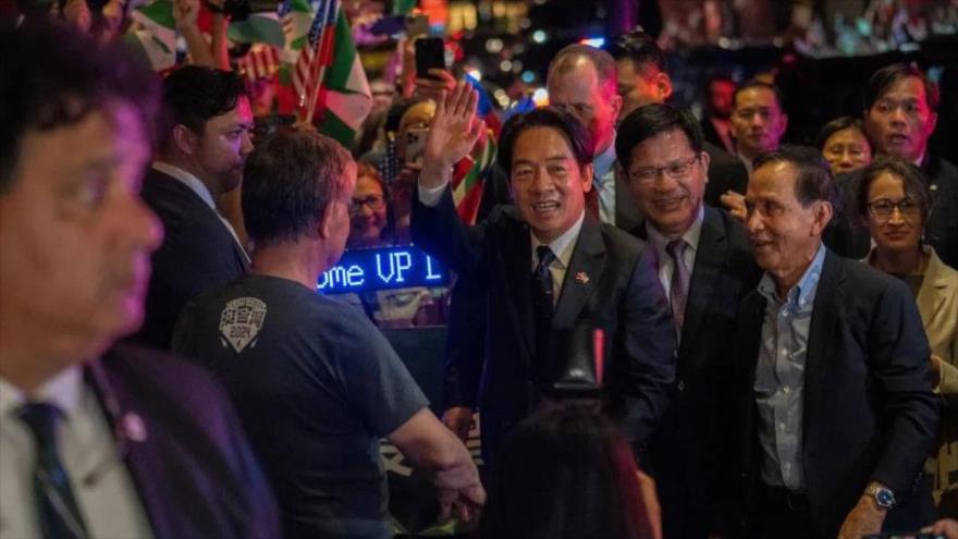 El vicepresidente de Taiwán, William Lai, (c), llega al Hotel Lotte en Manhattan en la ciudad de Nueva York, EE.UU., 12 de agosto de 2023.