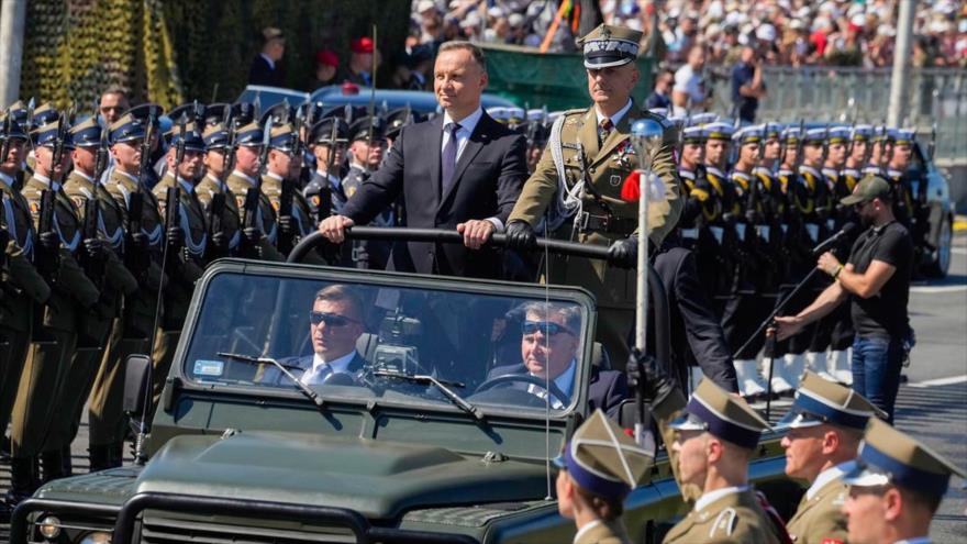 Polonia y aliados de OTAN muestran dientes a Rusia con gran desfile | HISPANTV