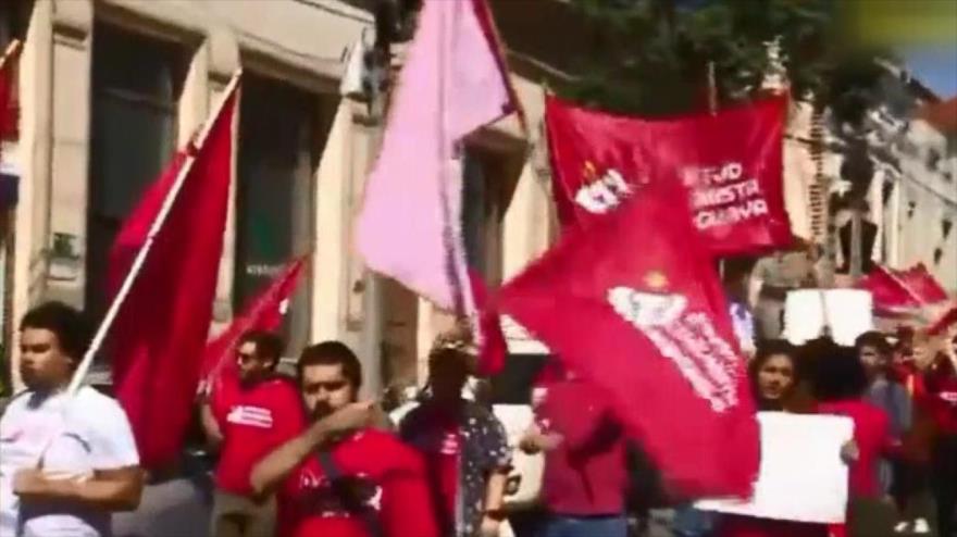 Nuevo presidente de Paraguay se enfrenta con protestas en su contra