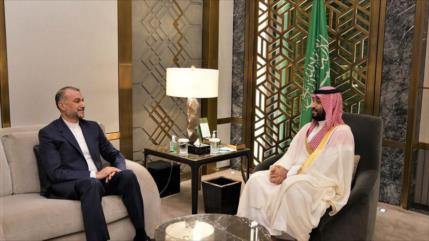 Canciller iraní se reúne con el príncipe heredero saudí, Bin Salman