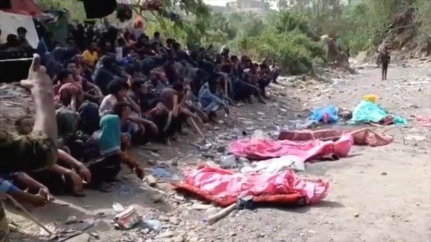 Cadáveres de migrantes etíopes en el suelo en la frontera saudí-yemení.