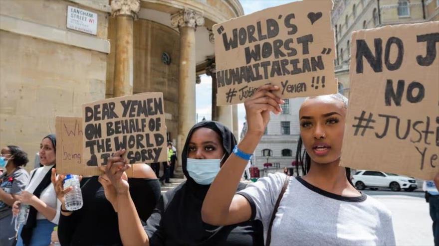 Los manifestantes marchan por el centro de Londres en una protesta contra la agresión saudí a Yemen, apoyada por el Reino Unido, julio de 2020.