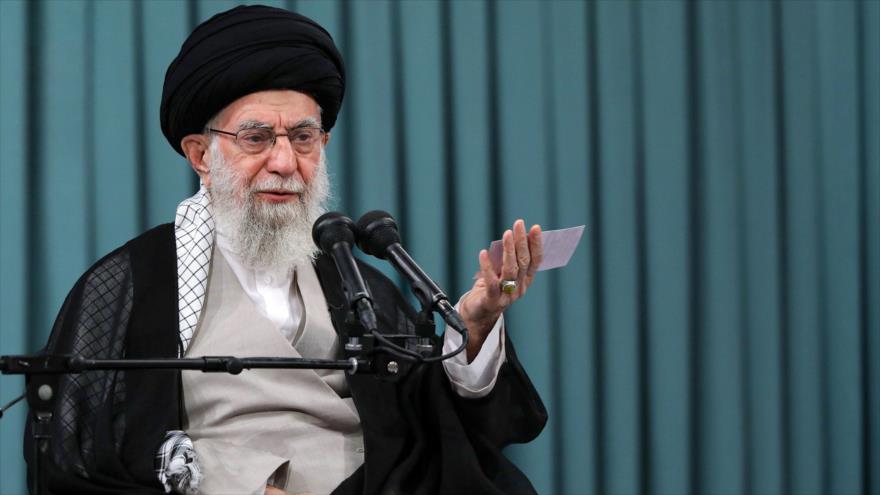 Líder: En todas las religiones, dar la vida por Dios es algo de inmenso valor