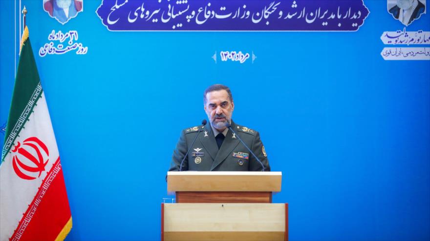 El Ministro de Defensa de Irán, el general de brigada Mohamad Reza Qarai Ashtiani, habla en una reunión en Teherán, 22 de agosto de 2023. (Foto: president.ir)
